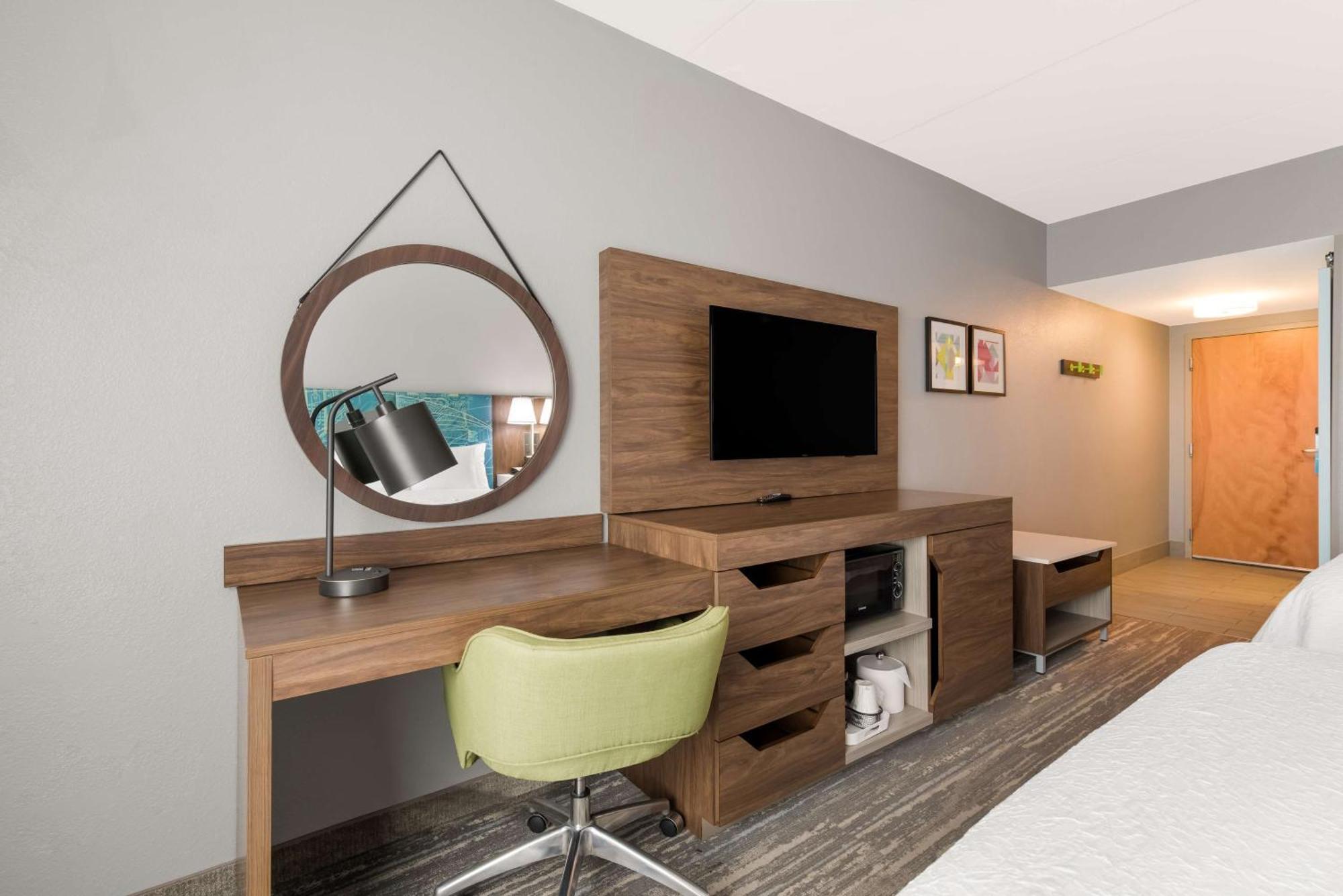 Hampton Inn & Suites Charlotte-Airport Buitenkant foto