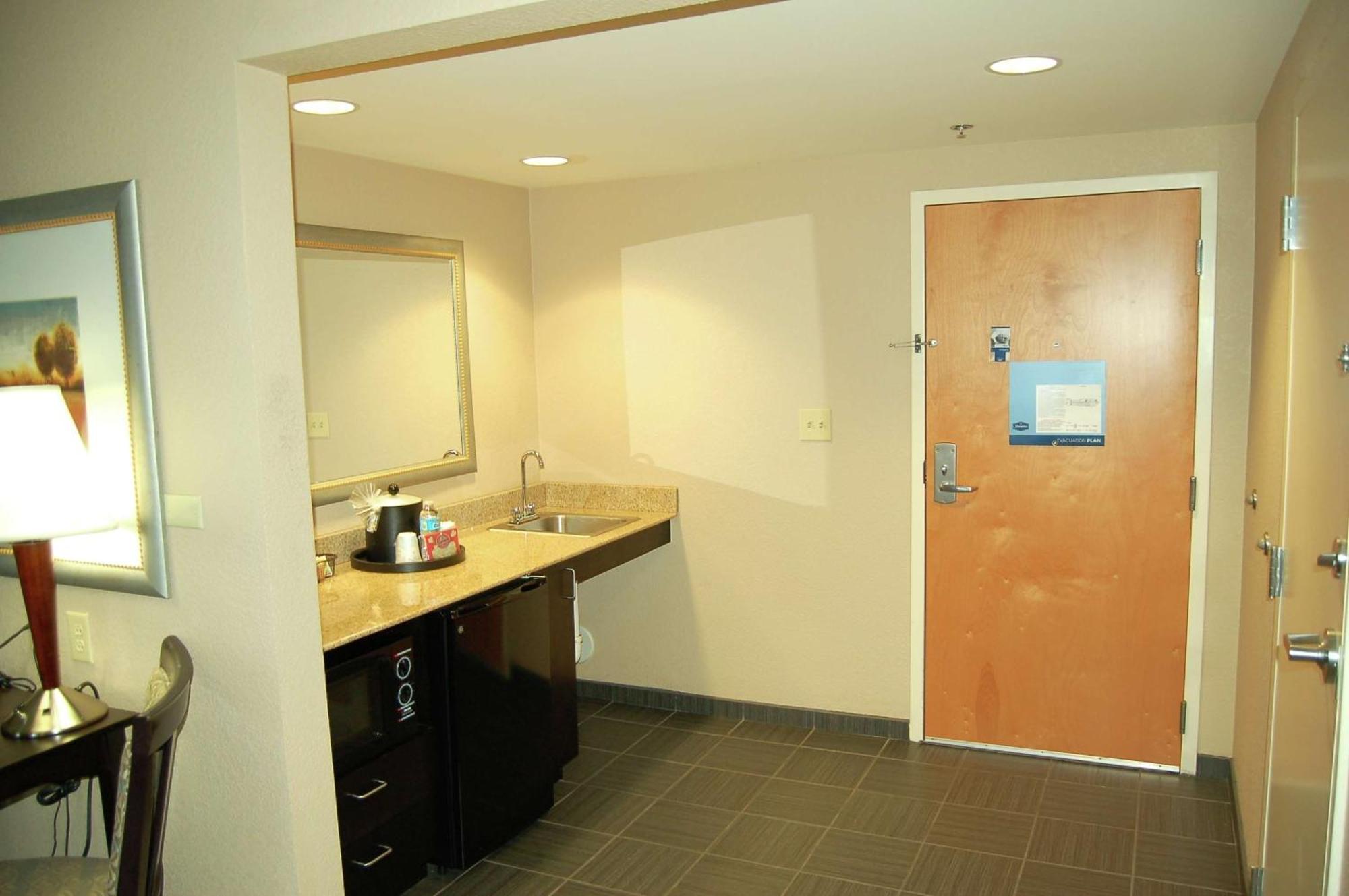Hampton Inn & Suites Charlotte-Airport Buitenkant foto
