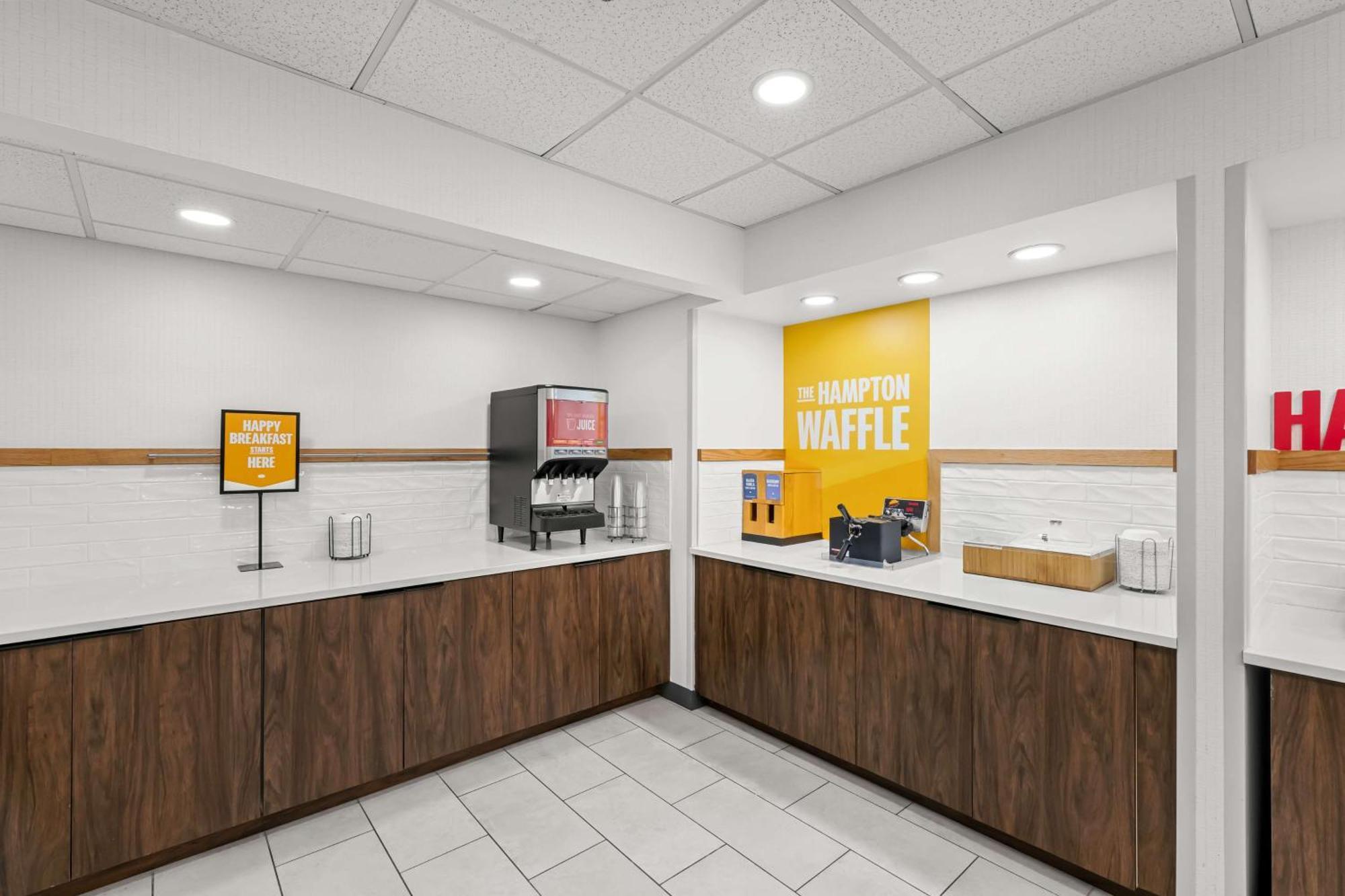 Hampton Inn & Suites Charlotte-Airport Buitenkant foto