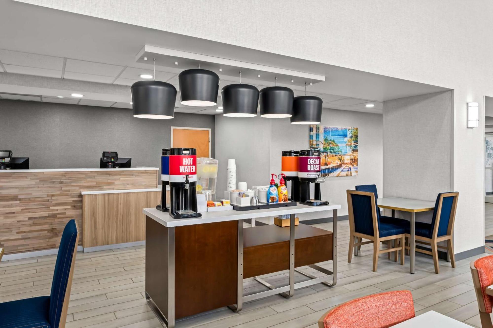 Hampton Inn & Suites Charlotte-Airport Buitenkant foto