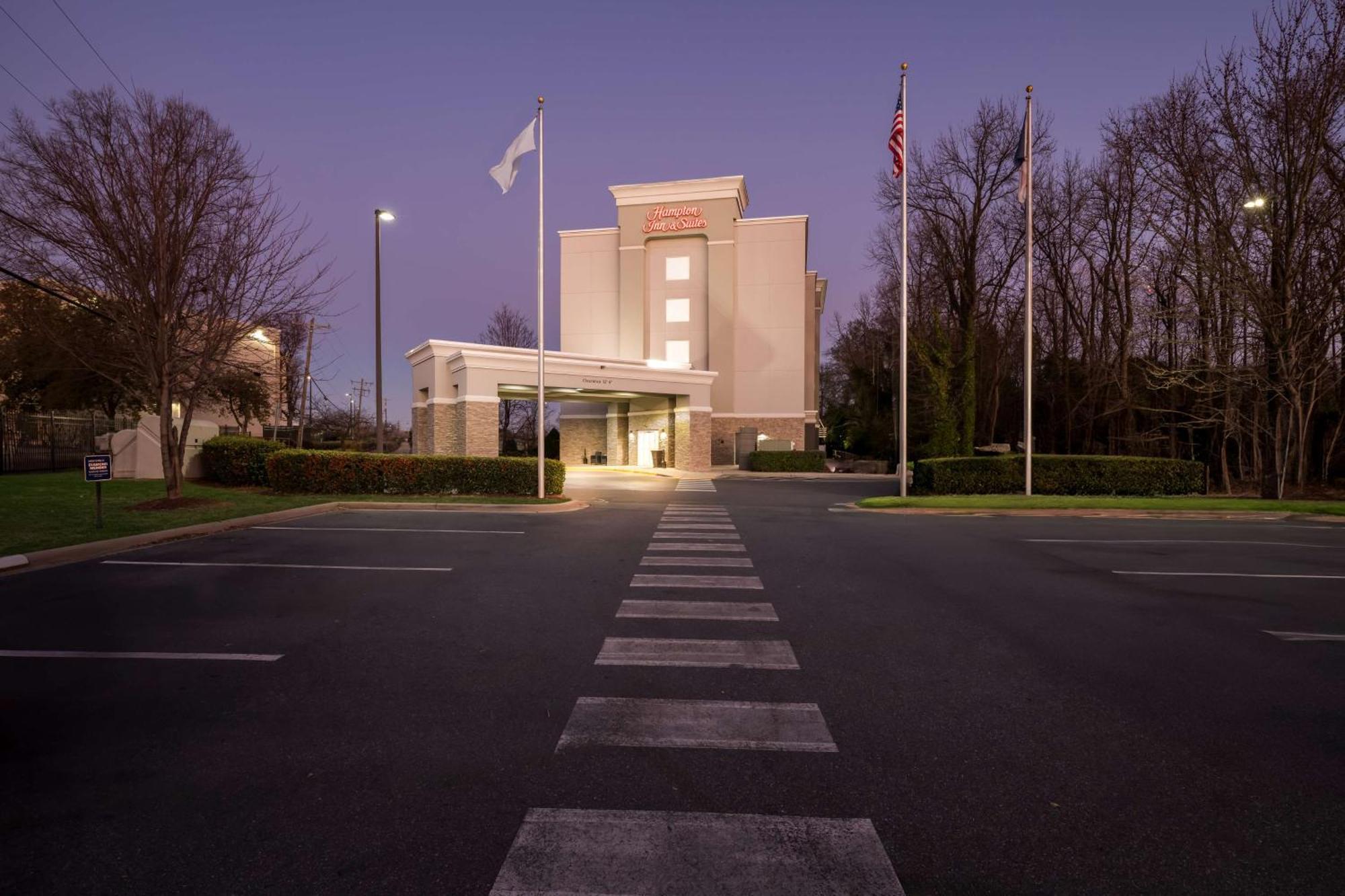 Hampton Inn & Suites Charlotte-Airport Buitenkant foto