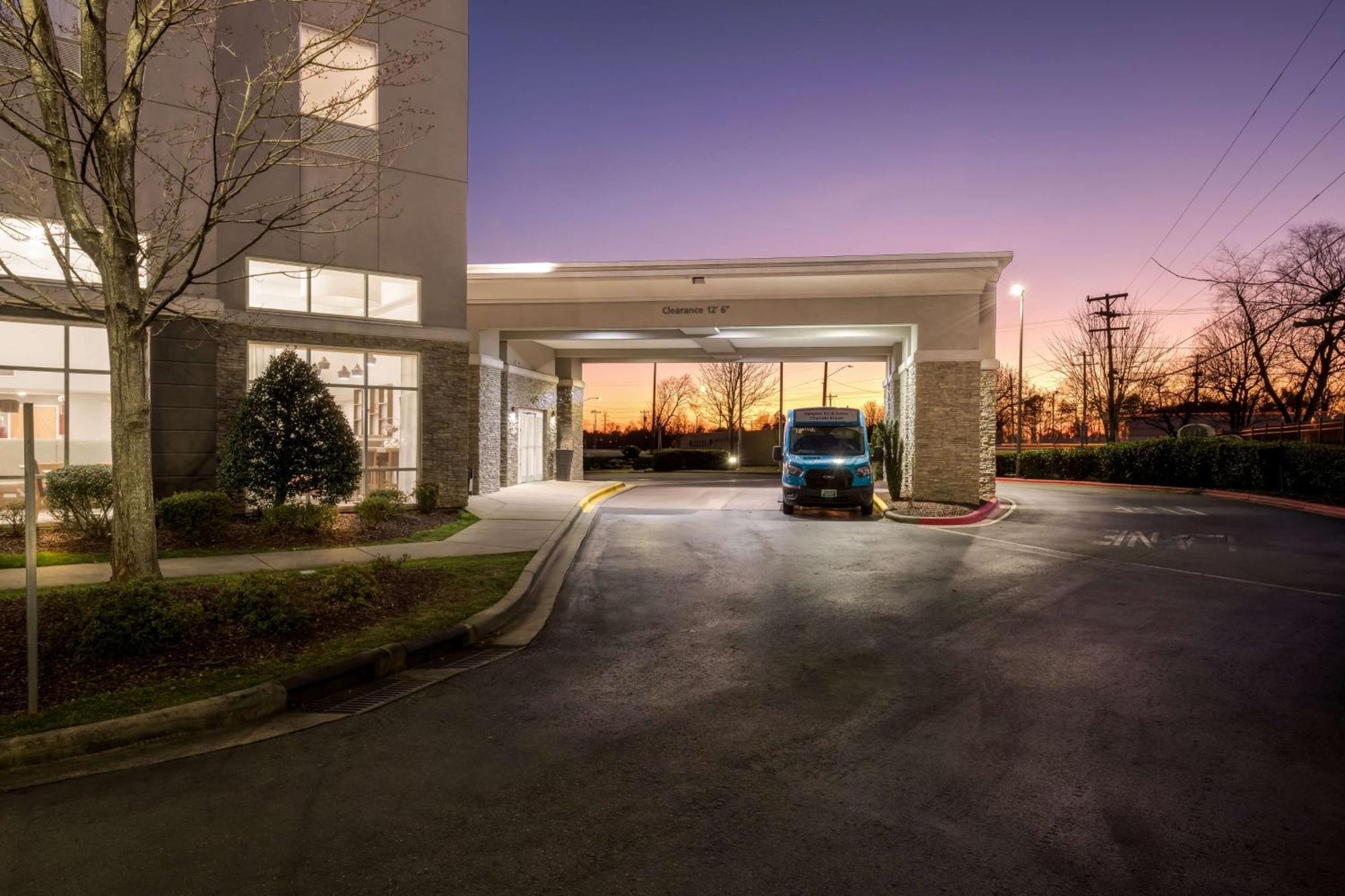 Hampton Inn & Suites Charlotte-Airport Buitenkant foto